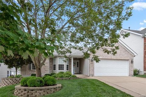 1253 Arbor Bluff Cir, Ballwin, MO 63021 photo 2