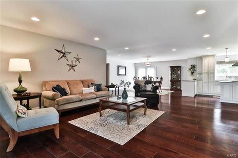 16 Nicolet Dr, Manchester, MO 63011 photo 4