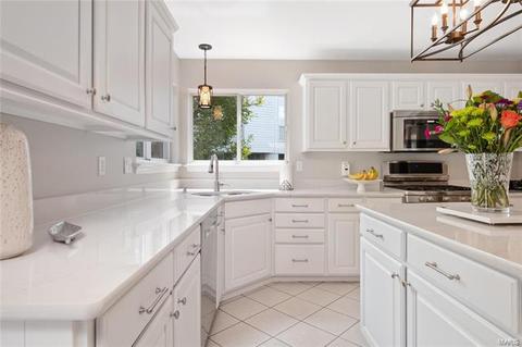 694 Charleston Oaks Dr, Ballwin, MO 63021 photo 11
