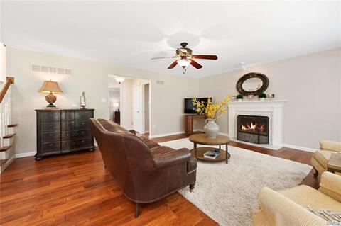 694 Charleston Oaks Dr, Ballwin, MO 63021 photo 8