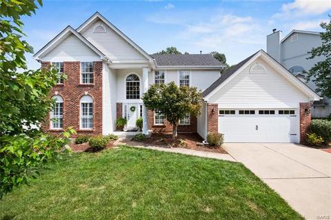 694 Charleston Oaks Dr, Ballwin, MO 63021 photo 1
