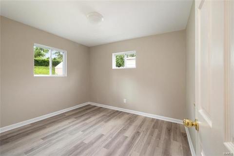 216 Ballwin Ave, Ballwin, MO 63021 photo 8