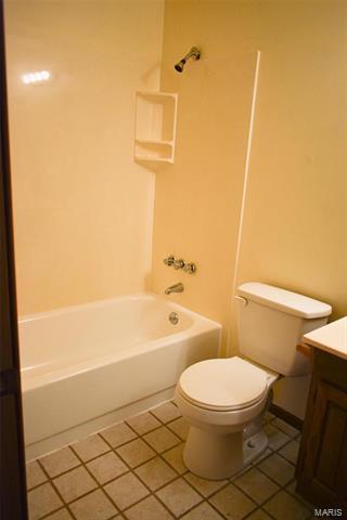 2373 Hiddengarden Ct, Ballwin, MO 63021 photo 15