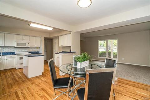 602 Showplace Ct, Ballwin, MO 63021 photo 9