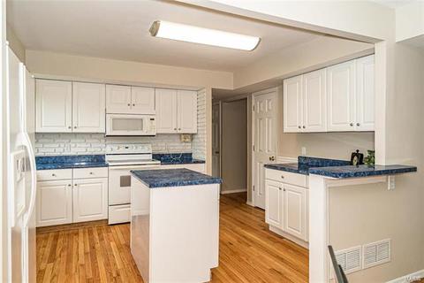 602 Showplace Ct, Ballwin, MO 63021 photo 11
