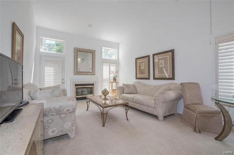 1708 Ridgeview Cir, Ballwin, MO 63021 photo 4
