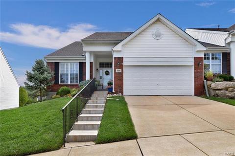 540 Hilltop Townes Dr, Eureka, MO 63025 photo 1