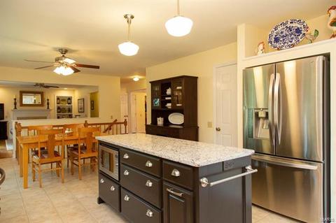 823 Wheelwright, Manchester, MO 63021 photo 17