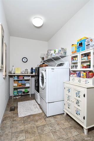 6572 Devonhurst Dr, Saint Louis, MO 63129 photo 29