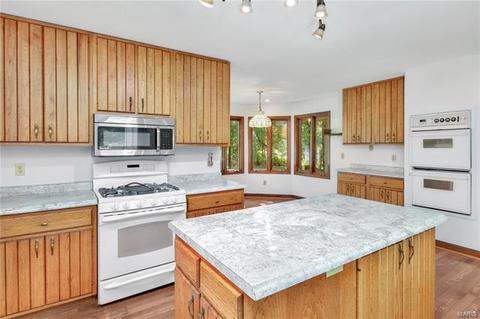 249 Reinke Rd, Ballwin, MO 63021 photo 5