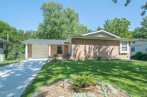 573 Golfwood Dr, Ballwin, MO 63021 photo 1