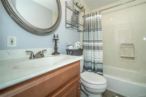 573 Golfwood Dr, Ballwin, MO 63021 photo 17