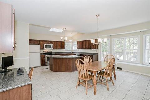 848 Heron Woods Dr, Ballwin, MO 63021 photo 13