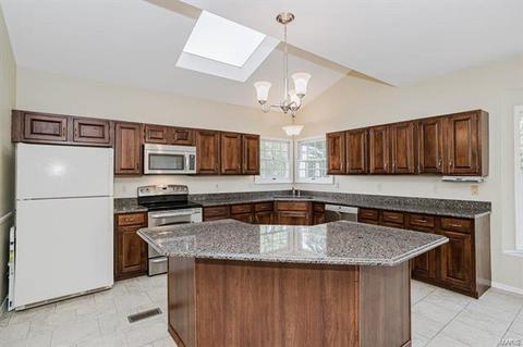 848 Heron Woods Dr, Ballwin, MO 63021 photo 14