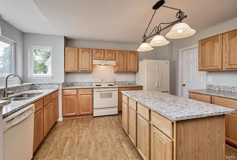 1377 Sunburst Dr, O'fallon, MO 63366 photo 14