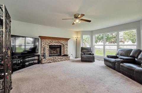 1377 Sunburst Dr, O'fallon, MO 63366 photo 9