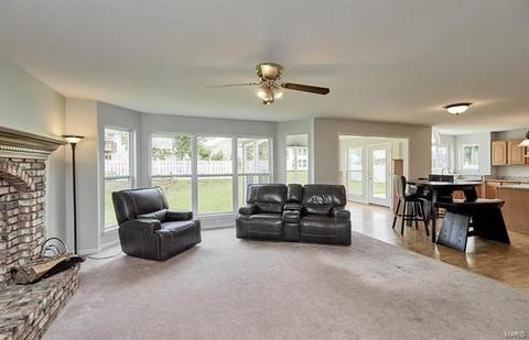 1377 Sunburst Dr, O'fallon, MO 63366 photo 10