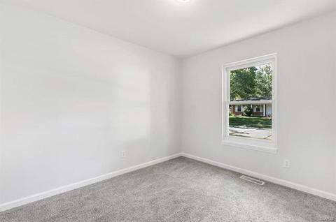 1225 Derbyshire Dr, Manchester, MO 63021 photo 17