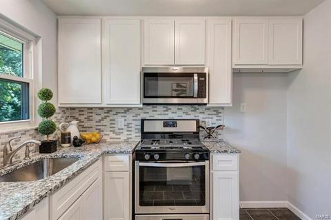 1225 Derbyshire Dr, Manchester, MO 63021 photo 7