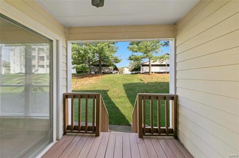 1515 Whispering Crk, Ballwin, MO 63021 photo 14