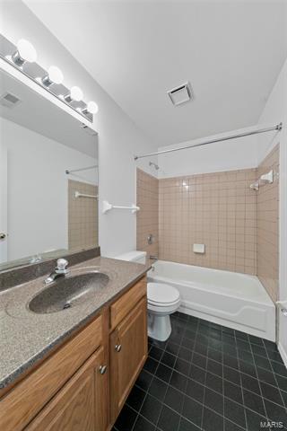 1515 Whispering Crk, Ballwin, MO 63021 photo 15