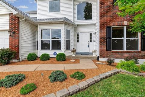 2428 Eagle Forest Dr, Saint Charles, MO 63303 photo 2