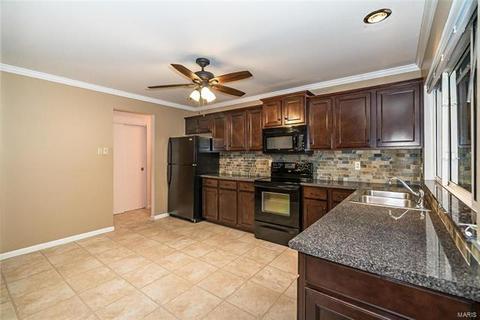 331 Greenbriar Ln, Ballwin, MO 63011 photo 15