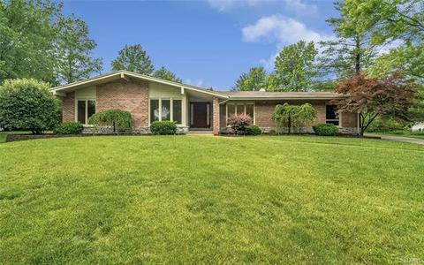 331 Greenbriar Ln, Ballwin, MO 63011 photo 1