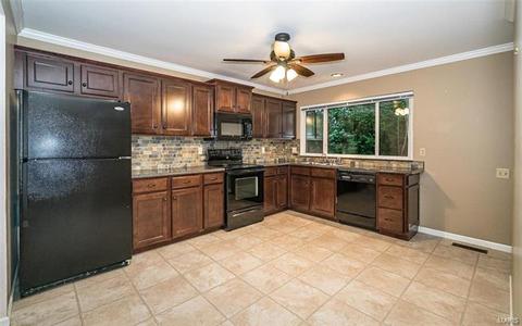 331 Greenbriar Ln, Ballwin, MO 63011 photo 12