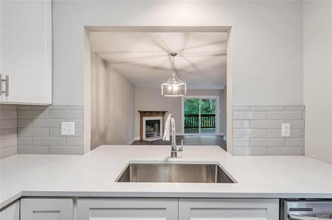 840 Woodside Trails Dr, Ballwin, MO 63021 photo 4