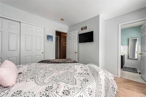 351 Heritage Cmns, O'fallon, MO 63368 photo 12