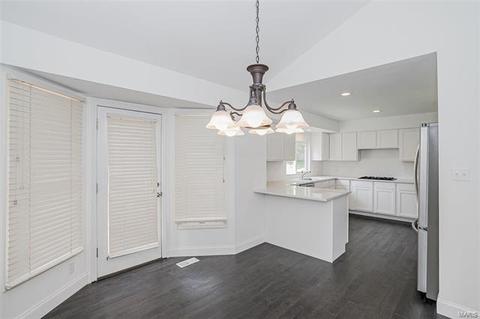 1826 Stone Canyon Cir, Manchester, MO 63021 photo 13