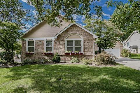 1826 Stone Canyon Cir, Manchester, MO 63021 photo 2