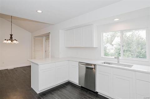 1826 Stone Canyon Cir, Manchester, MO 63021 photo 9