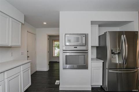 1826 Stone Canyon Cir, Manchester, MO 63021 photo 5