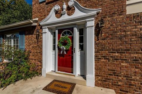 409 Ballwin Estates Ct, Ballwin, MO 63021 photo 2