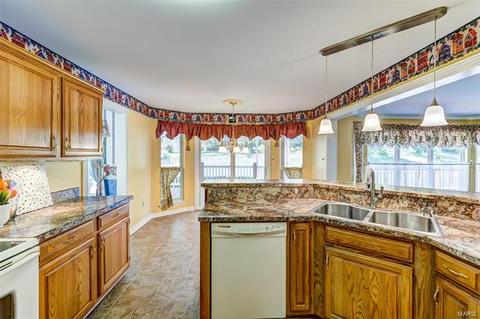409 Ballwin Estates Ct, Ballwin, MO 63021 photo 18