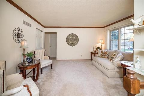 716 Whitewillow Ln, Manchester, MO 63021 photo 4