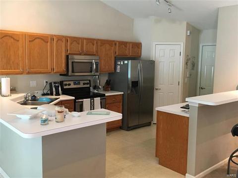 1812 Strawberry Ridge Dr, Ballwin, MO 63021 photo 9