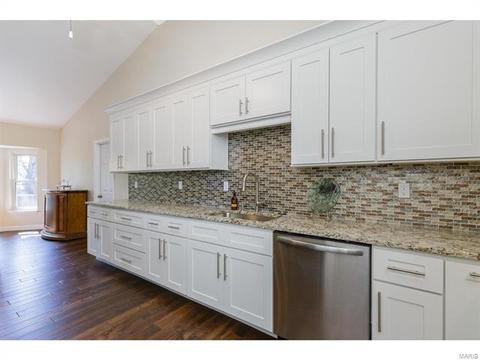 25 Amber Meadows Dr, O'fallon, MO 63366 photo 3