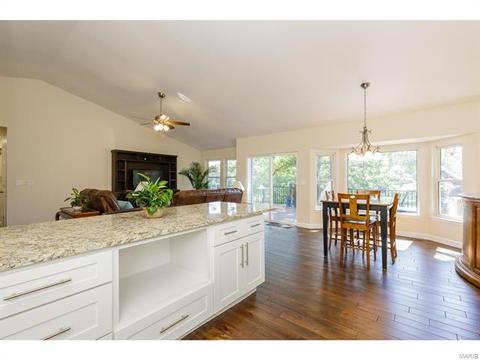 25 Amber Meadows Dr, O'fallon, MO 63366 photo 6