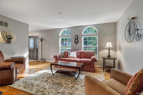 468 Lynwood Forest Dr, Manchester, MO 63021 photo 3