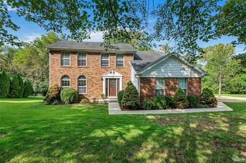 468 Lynwood Forest Dr, Manchester, MO 63021 photo 1