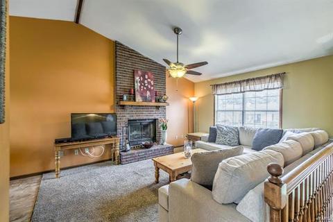 13 Mallard Pointe Dr, O'fallon, MO 63368 photo 3