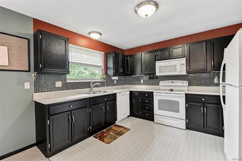 317 Bristol Pl, O'fallon, MO 63366 photo 4