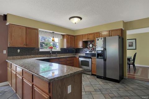 81 Sternwheel Ct, Saint Charles, MO 63304 photo 4