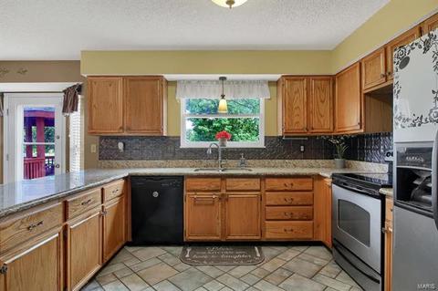 81 Sternwheel Ct, Saint Charles, MO 63304 photo 5