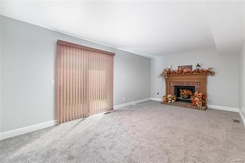 540 Charoak Dr, Ballwin, MO 63021 photo 9
