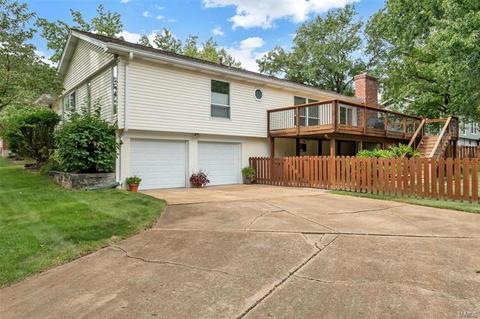 1067 Dutch Mill Dr, Ballwin, MO 63011 photo 4