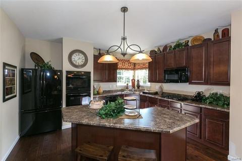 164 Keystone Ridge Dr, O'fallon, MO 63366 photo 2